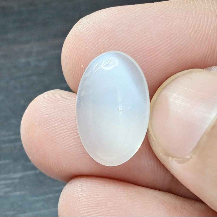 Moon Stone (Celony) 8.95 Carat / 9.66 Ratti