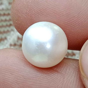 Natural Pearl 9.88 Carat / 10.67 Ratti Natural Pearl 9.88 Carat / 10.67 Ratti
