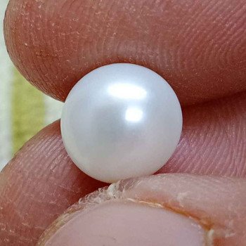 Natural Pearl 4.86 Carat / 5.24 Ratti Natural Pearl 4.86 Carat / 5.24 Ratti