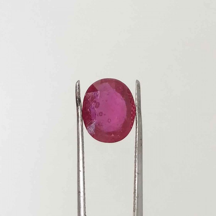 Ruby 4.49 Carat / 4.84 Ratti