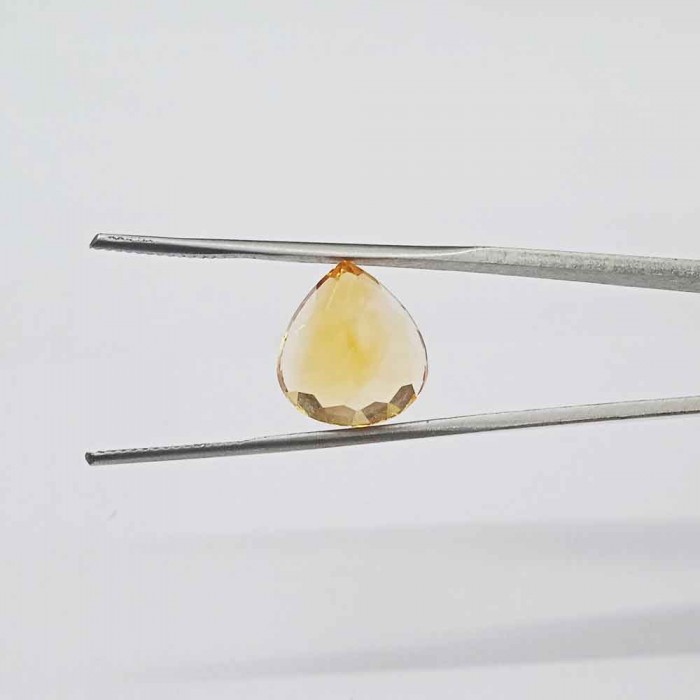 Yellow Topaz 7.70 Carat / 8.31 Ratti