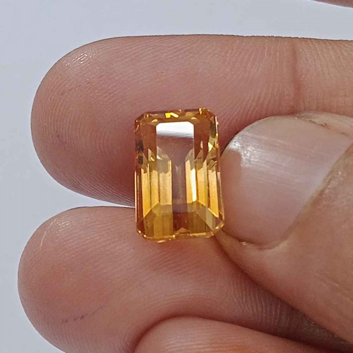 Yellow Topaz 7.25 Carat / 7.83 Ratti