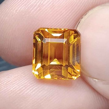 Yellow Topaz 5.30 Carat / 5.72 Ratti