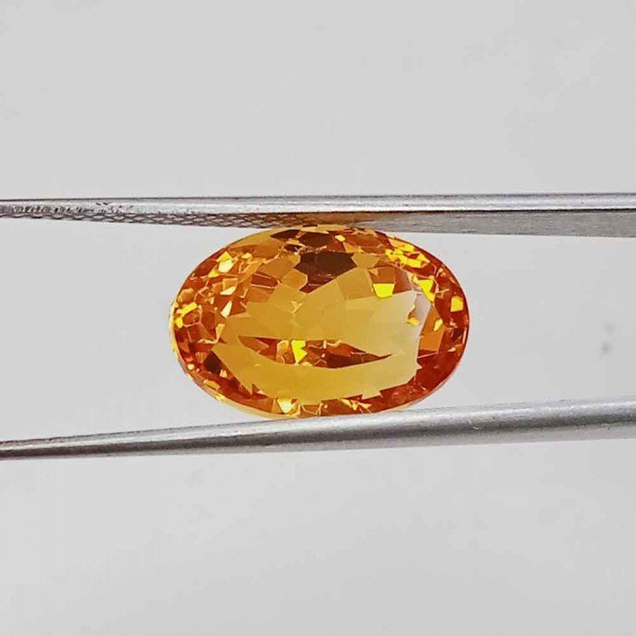 Yellow Topaz 6.10 Carat / 6.58 Ratti