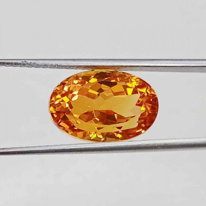 Yellow Topaz 6.10 Carat / 6.58 Ratti