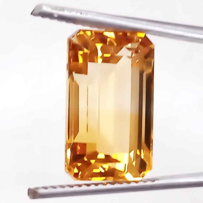 Yellow Topaz 7.25 Carat / 7.83 Ratti