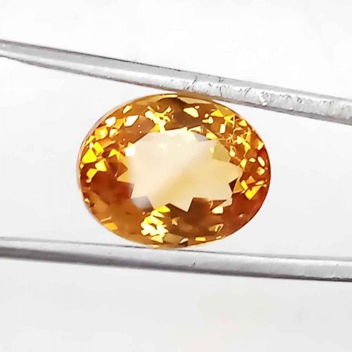 Yellow Topaz 5.58 Carat / 6.02 Ratti