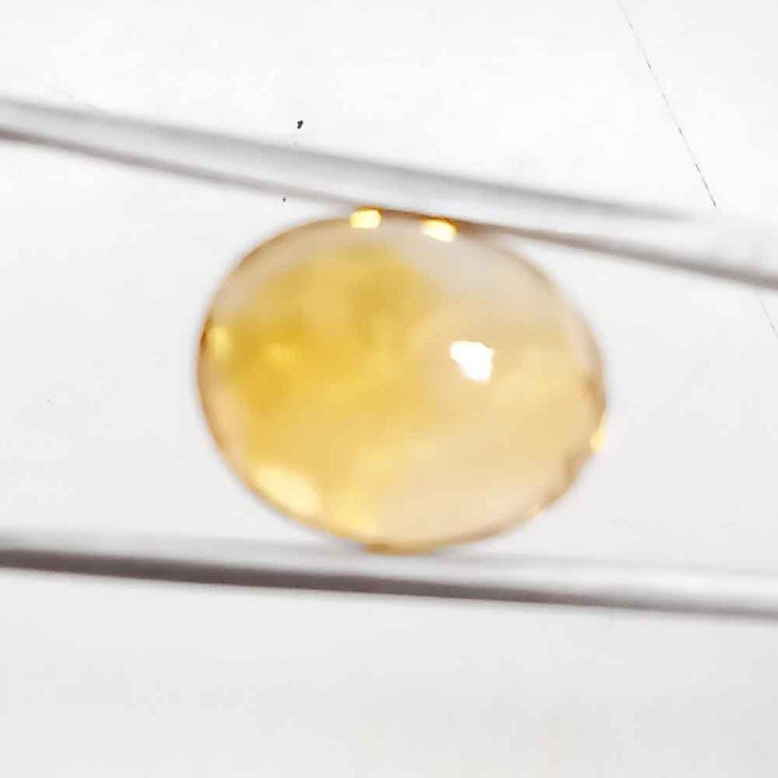 Yellow Topaz 5.58 Carat / 6.02 Ratti