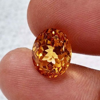 Yellow Topaz 5.84 Carat / 6.30 Ratti Yellow Topaz 5.84 Carat / 6.30 Ratti