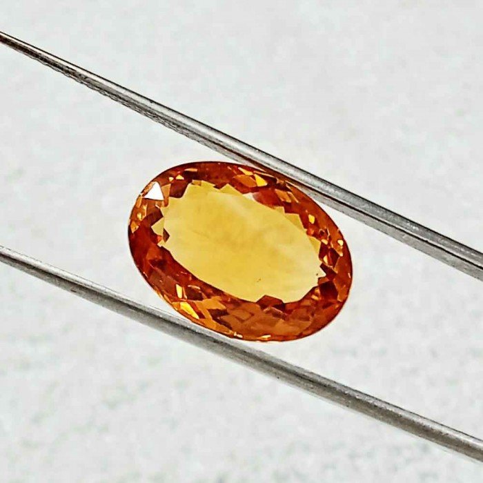 Yellow Topaz 7.65 Carat / 8.26 Ratti