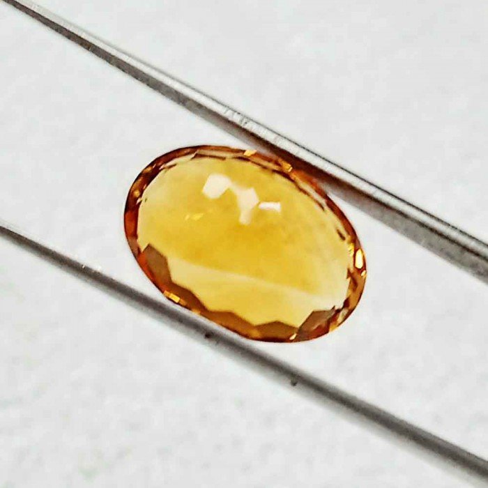 Yellow Topaz 7.65 Carat / 8.26 Ratti