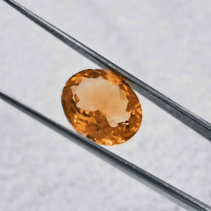 Yellow Topaz 5.14 Carat / 5.55 Ratti