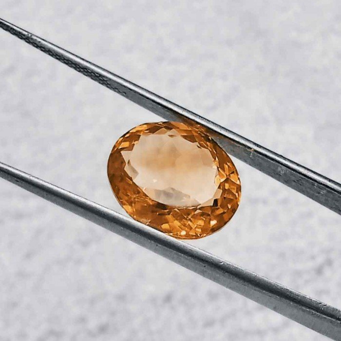 Yellow Topaz 5.14 Carat / 5.55 Ratti