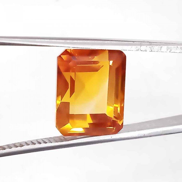 Yellow Topaz 7.38 Carat / 7.97 Ratti