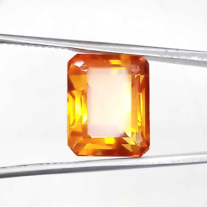 Yellow Topaz 7.38 Carat / 7.97 Ratti