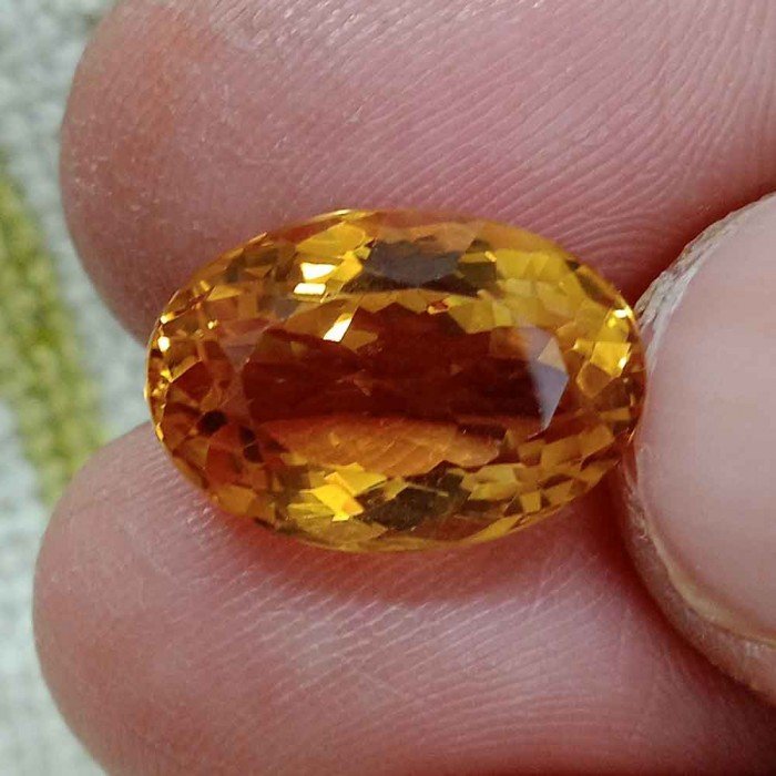 Yellow Topaz 8.00 Carat / 8.64 Ratti