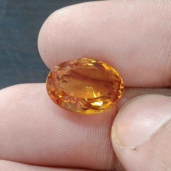 Yellow Topaz 7.01 Carat / 7.58 Ratti