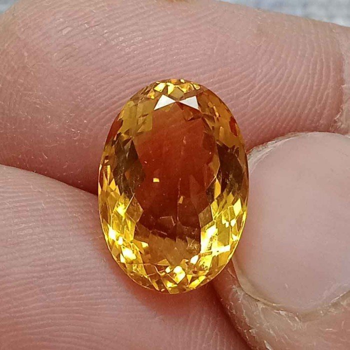 Yellow Topaz 6.72 Carat /7.25 Ratti