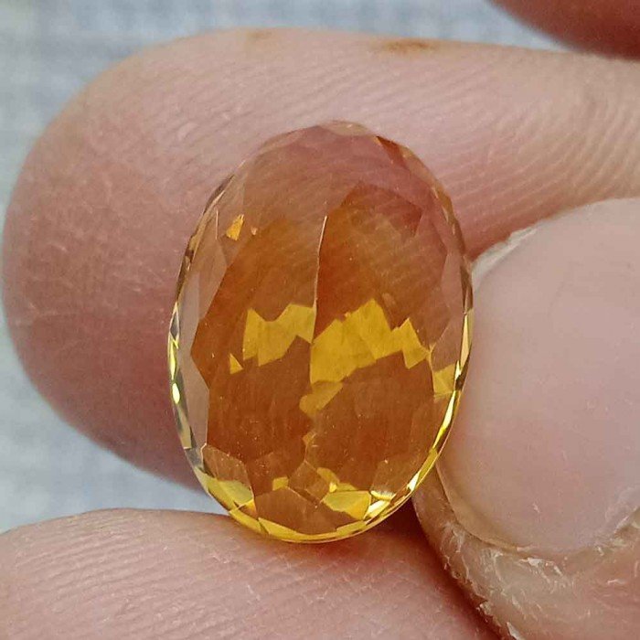 Yellow Topaz 6.72 Carat /7.25 Ratti