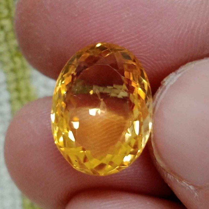 Yellow Topaz 10.33 Carat / 11.15 Ratti