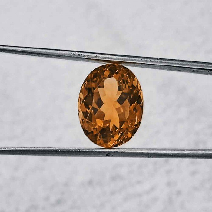 Yellow Topaz 5.42 Carat / 5.85 Ratti
