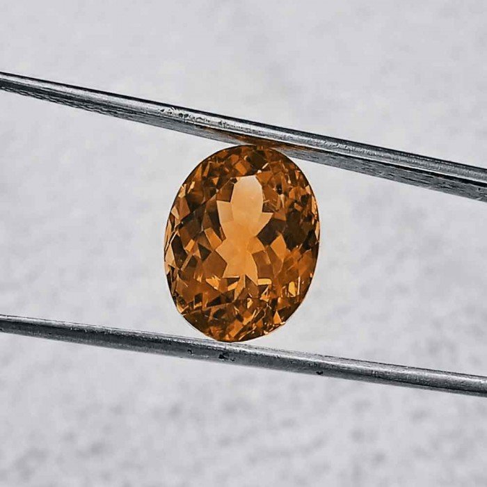 Yellow Topaz 5.42 Carat / 5.85 Ratti