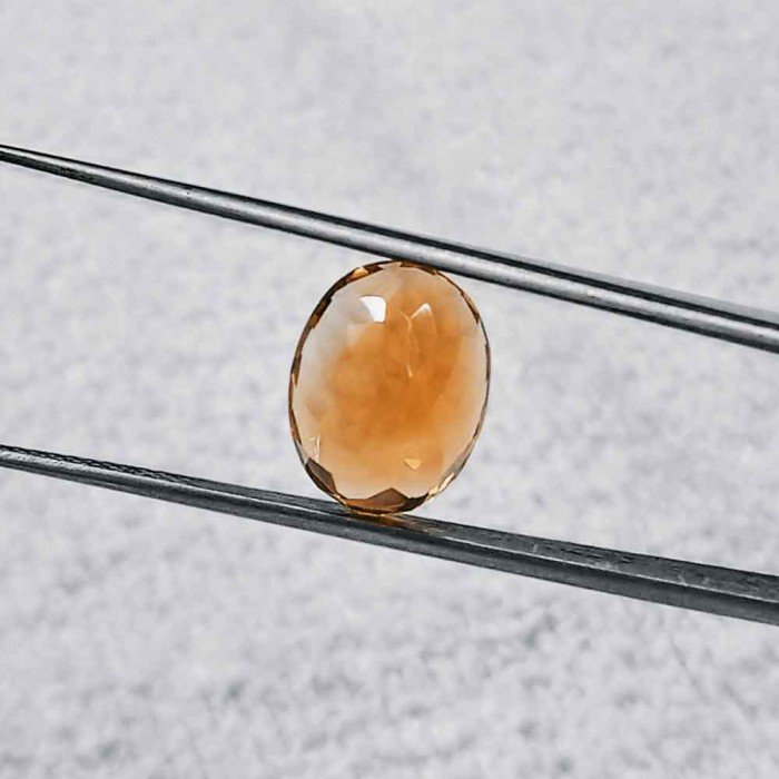 Yellow Topaz 5.42 Carat / 5.85 Ratti