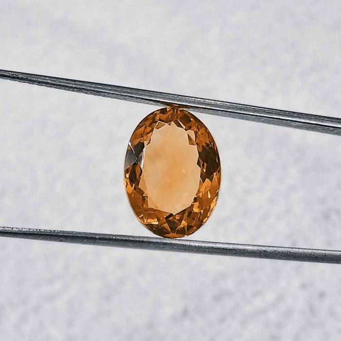 Yellow Topaz 5.04 Carat / 5.44 Ratti