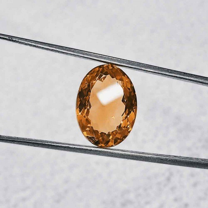 Yellow Topaz 5.04 Carat / 5.44 Ratti