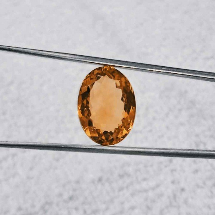 Yellow Topaz 5.04 Carat / 5.44 Ratti