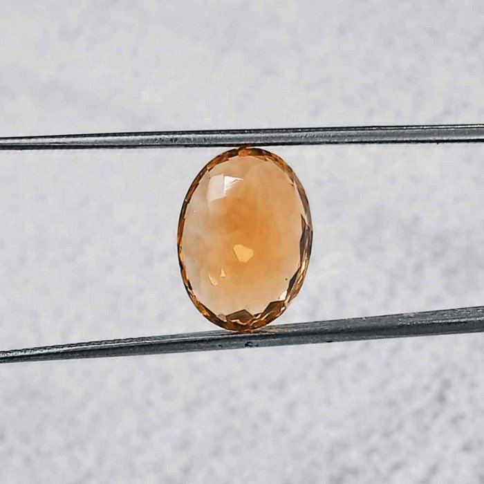 Yellow Topaz 5.04 Carat / 5.44 Ratti