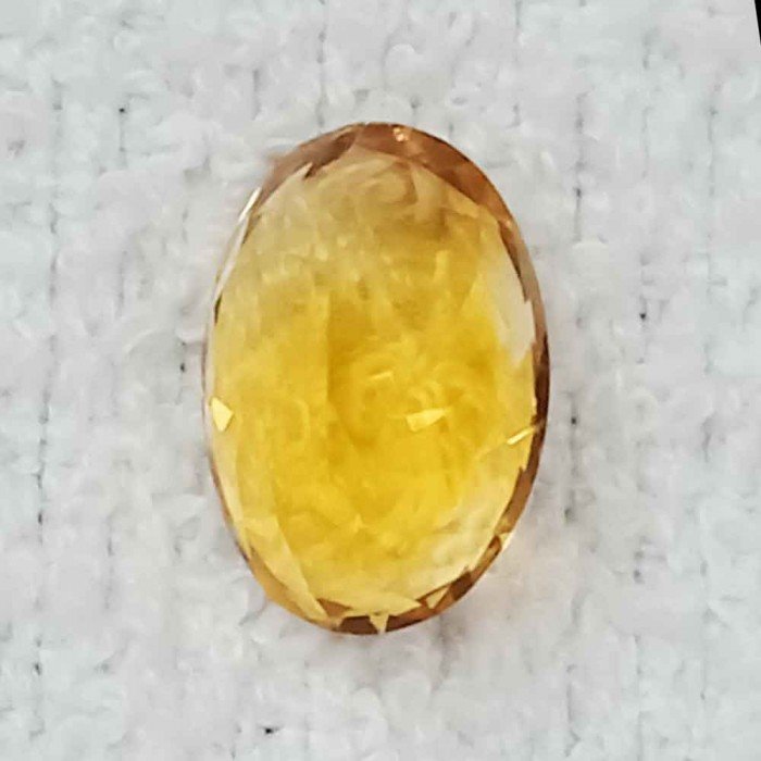 Yellow Topaz 6.79 Carat / 7.33 Ratti