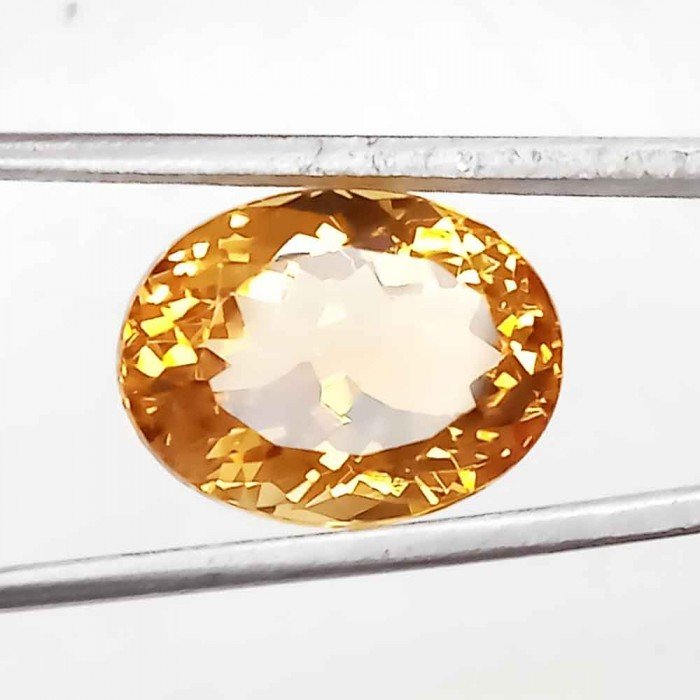 Yellow Topaz 7.26 Carat / 7.84 Ratti