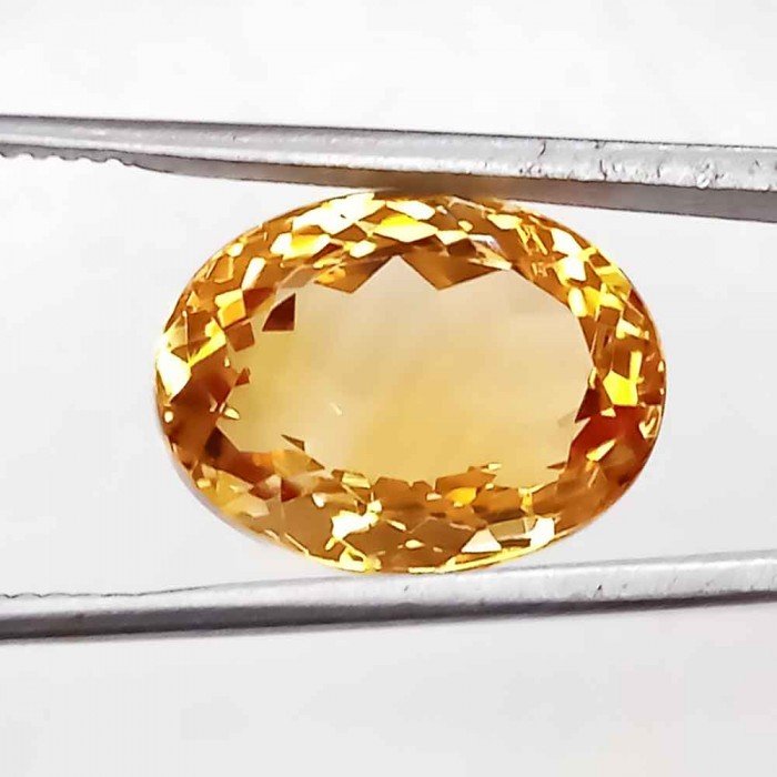 Yellow Topaz 7.35 Carat / 7.93 Ratti
